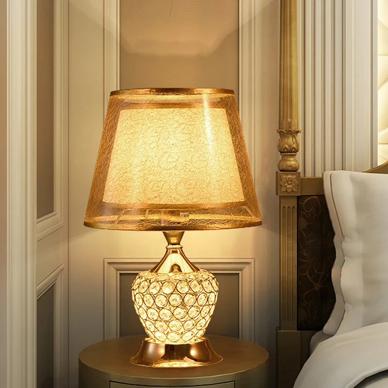 Lampe de table évasée en tissu, petite lampe de bureau moderne à 1 tête dorée avec perle de cristal Clearhalo