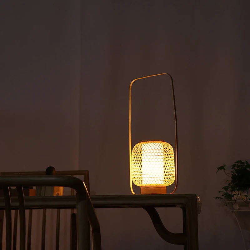 Lampe de travail torsadée à la main en bambou, petite lampe de bureau à 1 ampoule, beige, avec poignée rectangulaire Clear...