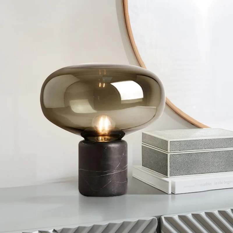 Lampe de travail Urne contemporaine en verre gris fumé, 1 ampoule, 8"/13" de large, lampe de table noire avec base en marb...