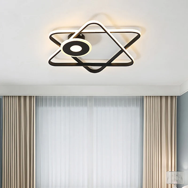 Luminaire encastré au plafond à double cadre triangulaire noir/blanc en acrylique minimaliste à LED dans une lumière chaud...