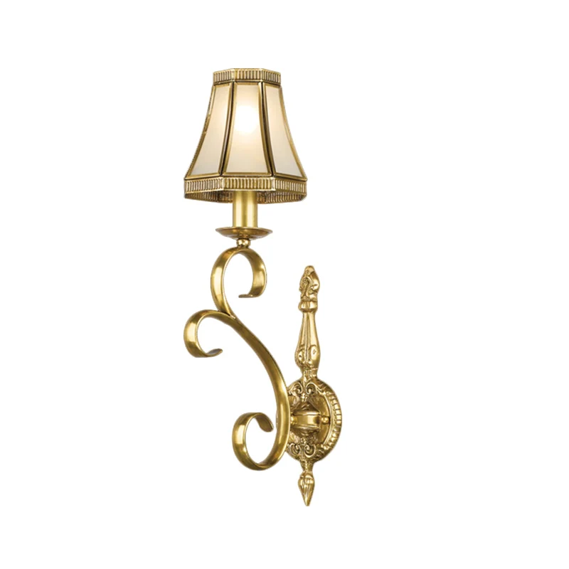 Luminaire mural conique Traditionalism à 1/2 ampoules en laiton et métal Clearhalo