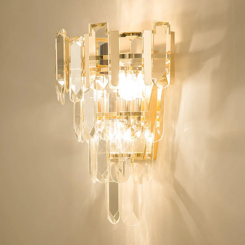 Luminaire mural doré à 4 couches, luminaire moderne à 3 têtes en bloc de cristal Clearhalo