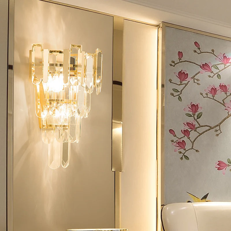 Luminaire mural doré à 4 couches, luminaire moderne à 3 têtes en bloc de cristal Clearhalo