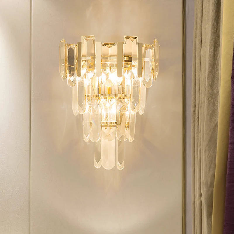 Luminaire mural doré à 4 couches, luminaire moderne à 3 têtes en bloc de cristal Clearhalo
