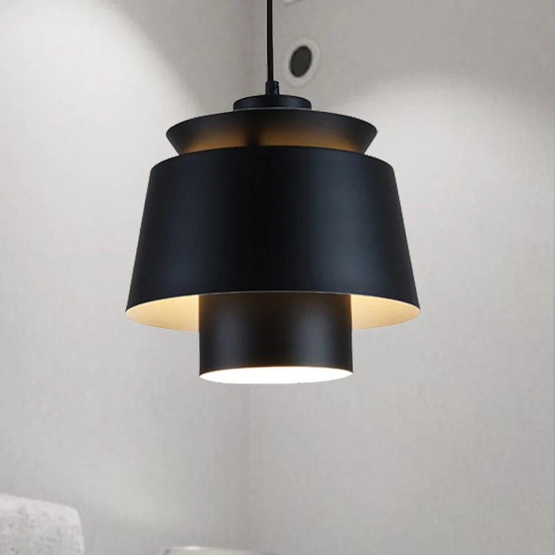 Luminaire suspendu conique de style moderniste, lampe à suspension métallique à 1 tête pour salon, noir/gris Clearhalo