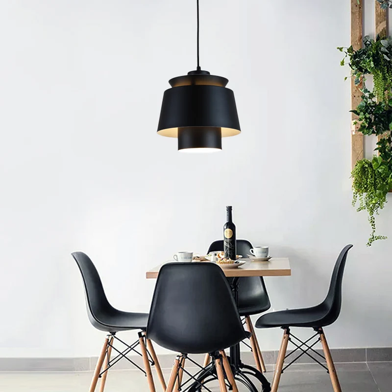 Luminaire suspendu conique de style moderniste, lampe à suspension métallique à 1 tête pour salon, noir/gris Clearhalo