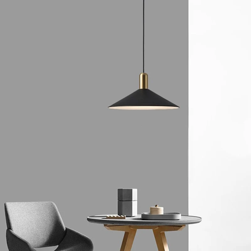 Luminaire suspendu en métal noir, luminaire suspendu de Style rétro en forme de cône Clearhalo