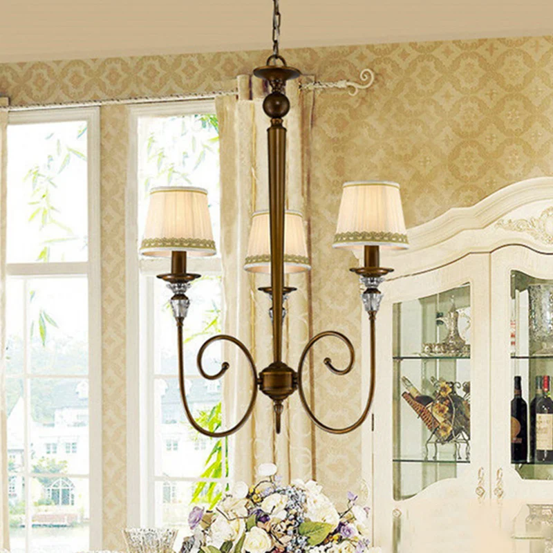 Lustre conique à 3 lumières, luminaire suspendu classique en tissu blanc pour le salon Clearhalo