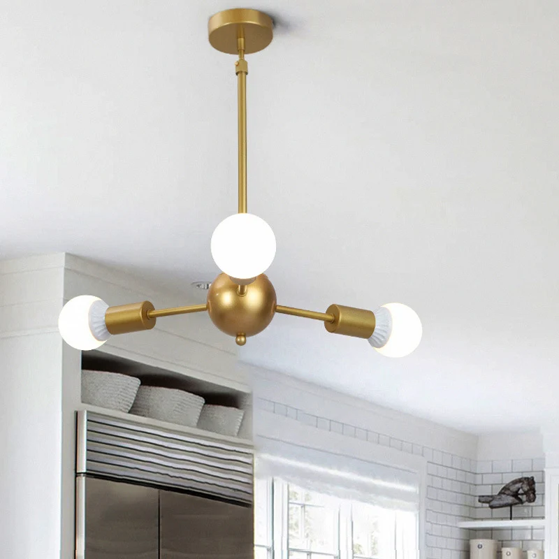 Lustre métallique suspendu au fini doré moderne, luminaire décoratif d'intérieur, idéal pour un salon ou un Restaurant Cle...