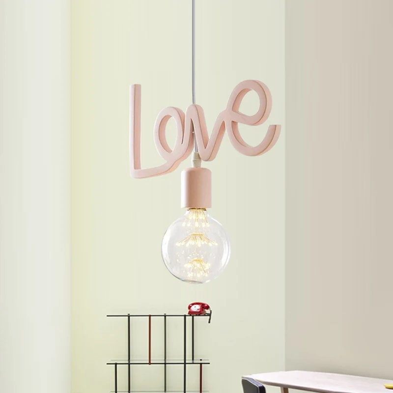 Macaron Ampoule Nue Lampe Goutte Résine 1 Ampoule Suspension de Salon en Rose avec Lettre Design Clearhalo