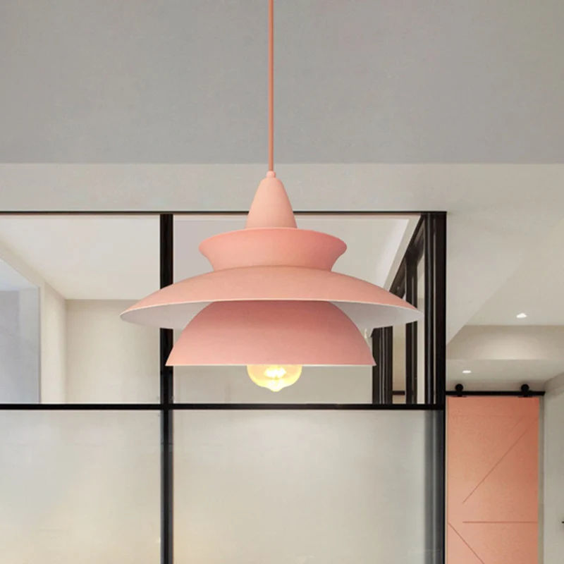 Macaron 3 couches de fer suspendu plafonnier à 1 lumière en rose sur la table Clearhalo