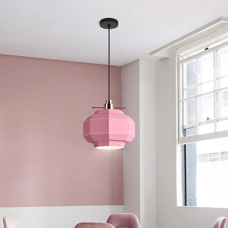 Pendule de salle à manger à 1 ampoule, suspension rose macaron avec abat-jour en fer lanterne à facettes Clearhalo