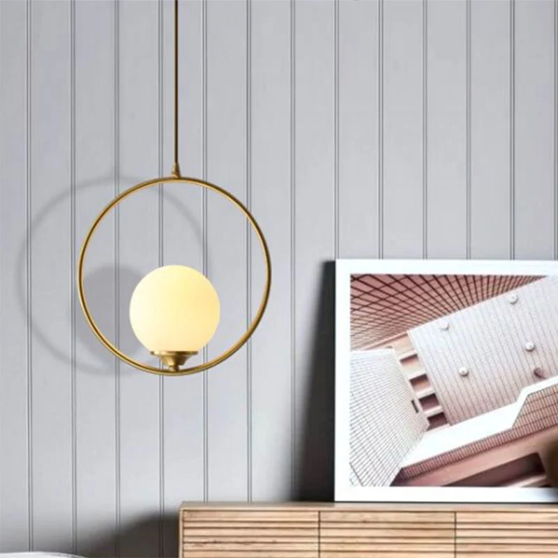Plafonnier en forme de boule d'or antique, minimaliste, 1 ampoule, suspension en verre crème avec décoration en anneau Cle...