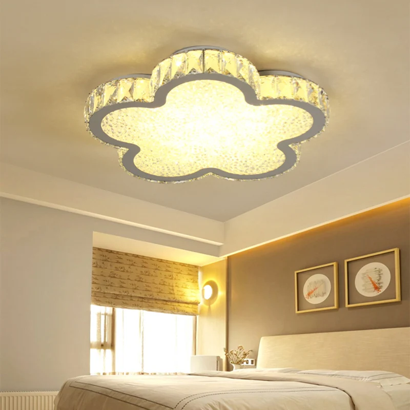 Plafonnier LED élégant en forme de fleur, en acrylique, avec cristal blanc, pour chambre à coucher Clearhalo