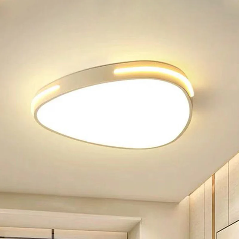 Plafonnier LED triangulaire en métal de style simple pour chambre à coucher, blanc, 16"/19,5"/23,5" de large Clearhalo