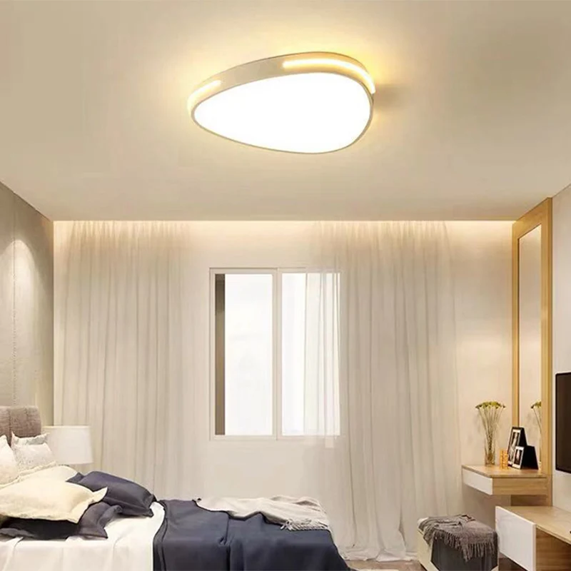 Plafonnier LED triangulaire en métal de style simple pour chambre à coucher, blanc, 16"/19,5"/23,5" de large Clearhalo