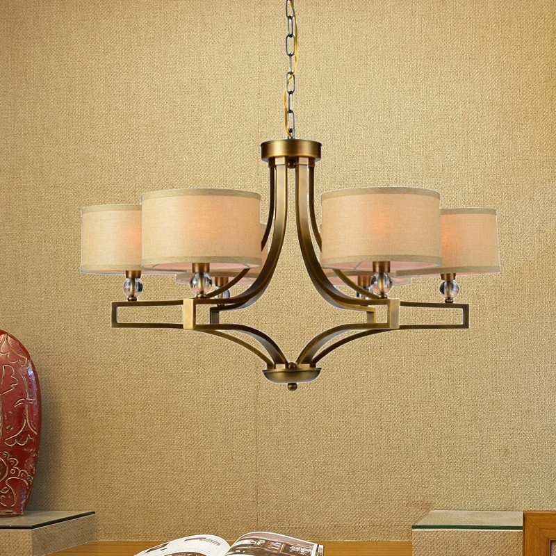 Plafonnier à 3/6 lumières, lustre suspendu en tissu à tambour traditionnel en Beige pour le salon Clearhalo