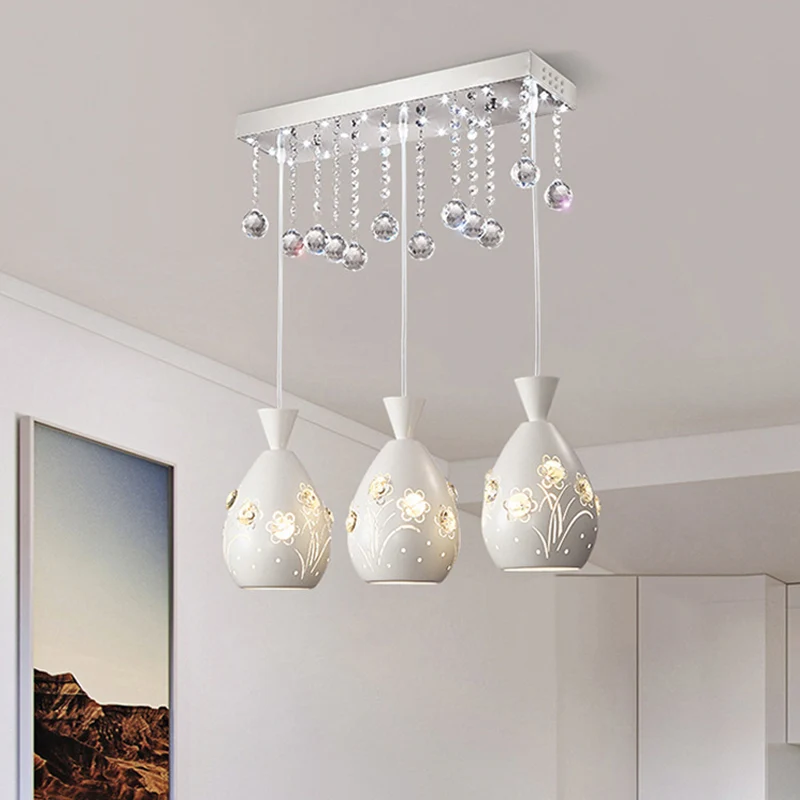 Plafonnier multi-lumières en fer ajouré, moderne, suspendu, blanc, à 3 lumières, avec gouttelettes de cristal Clearhalo