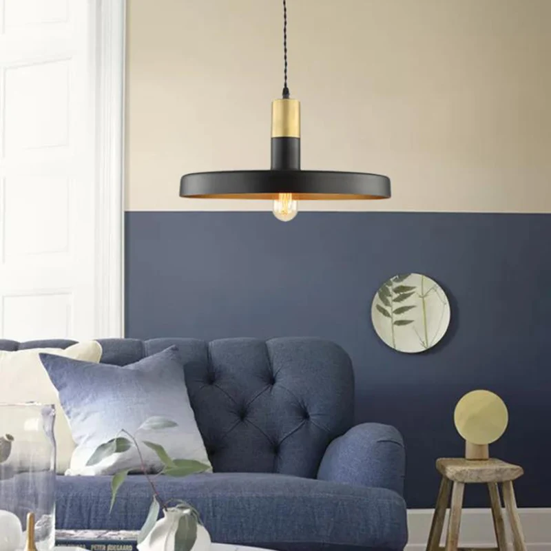 Plafonnier suspendu à abat-jour rond noir, moderne et élégant en métal, 1 ampoule, pour salle à manger Clearhalo