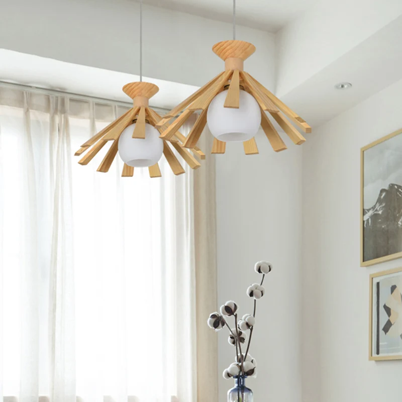 Plafonnier suspendu contemporain en bois à ampoule unique pour salle à manger avec abat-jour en verre crème Clearhalo