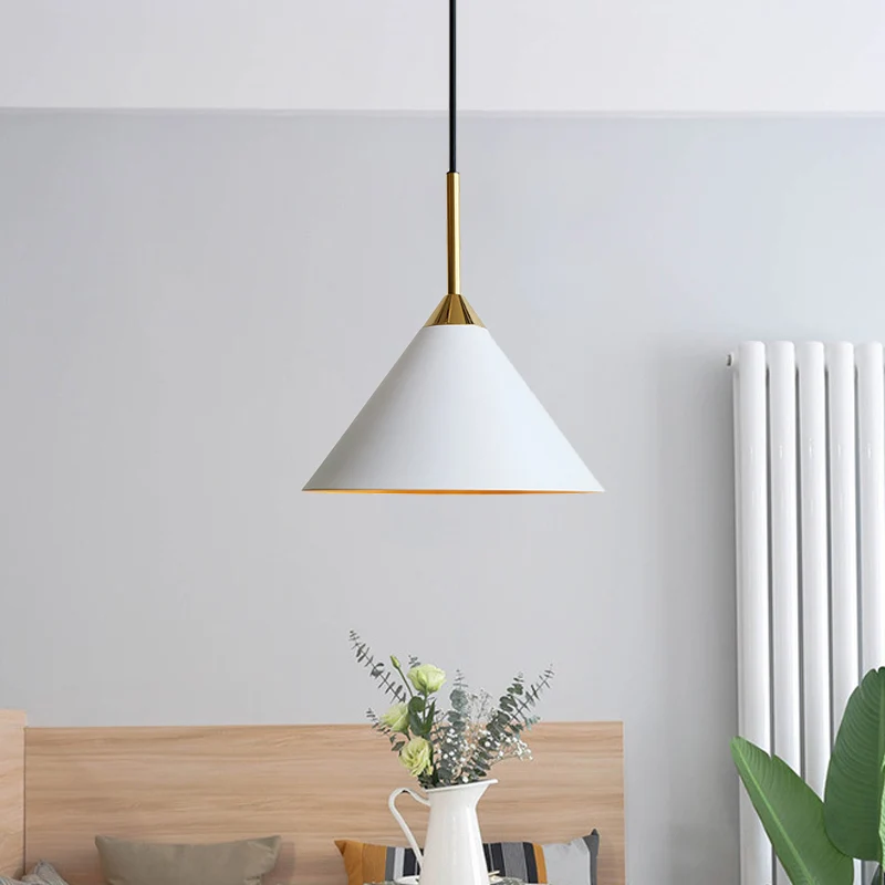 Suspension conique pour dinette en métal à ampoule unique, plafonnier minimaliste en blanc Clearhalo