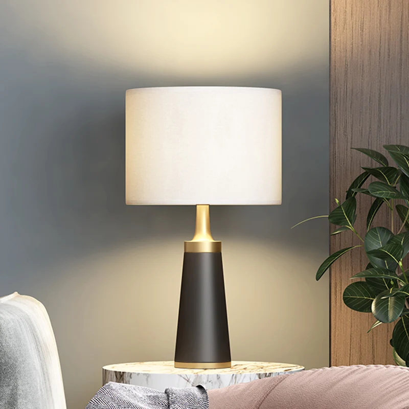 Veilleuse cylindrique en tissu Modernity, éclairage de table à 1 ampoule, blanc, base conique en métal Clearhalo