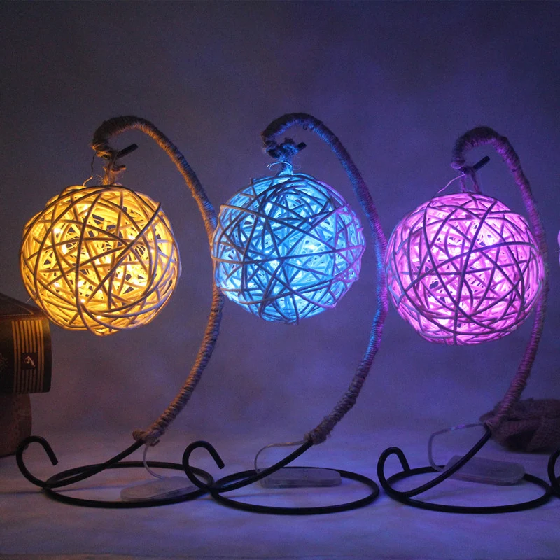 Veilleuse à piles en boule de rotin pour enfants, éclairage de Table LED blanc avec bras incurvé Clearhalo