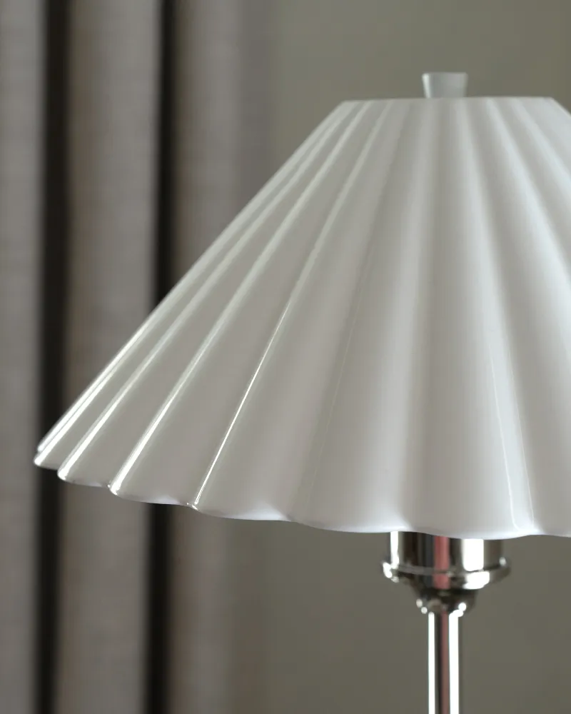 Cotswold Moyenne Lampe de Table Porcelaine Fine - Nickel Poli