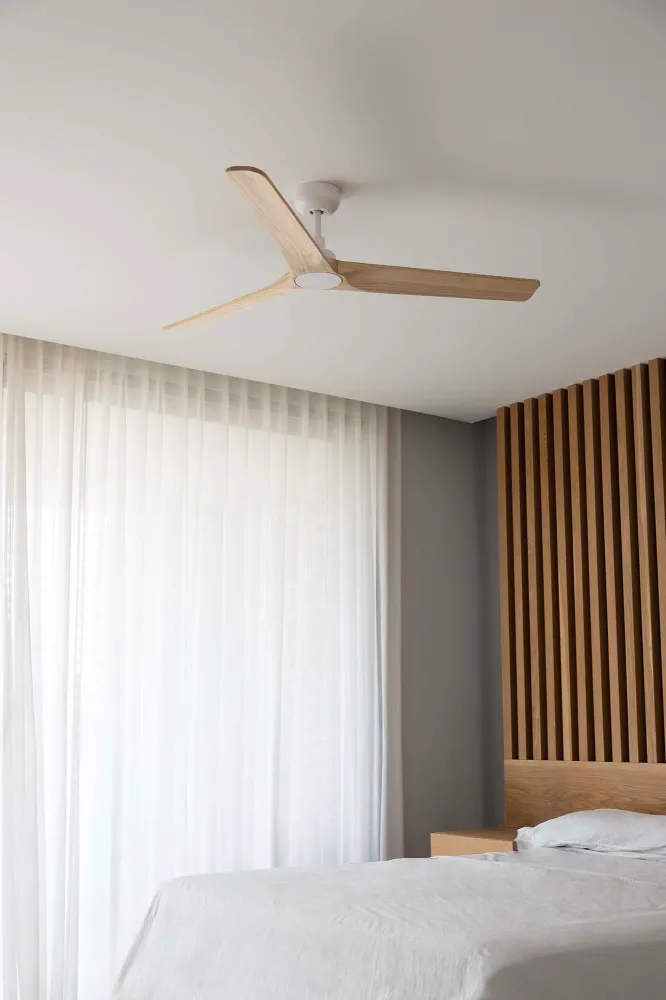 Ventilateur de plafond FARO Barcelona Heywood L en acier noir mat, hauteur 24,3 cm