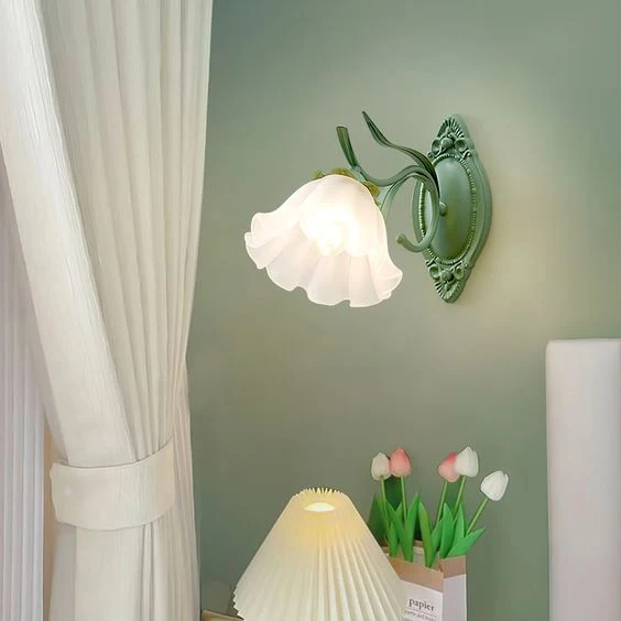 FleurLumière – Applique Murale Élégante Fleur de Muguet