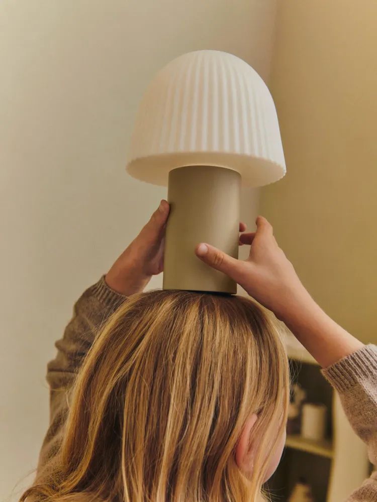 Frill Portable Lamp - Cashmere/White