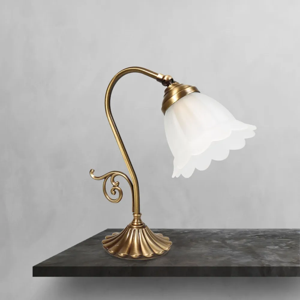 Lampe de Table Art Nouveau avec Volutes et Verre Satiné Ghidini 1849