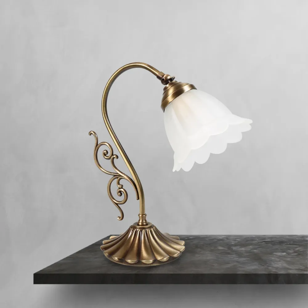 Lampe de Table Victorienne avec Décors Art Nouveau en Volutes Ghidini 1849