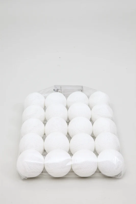 Guirlande lumineuse boules de coton blanches