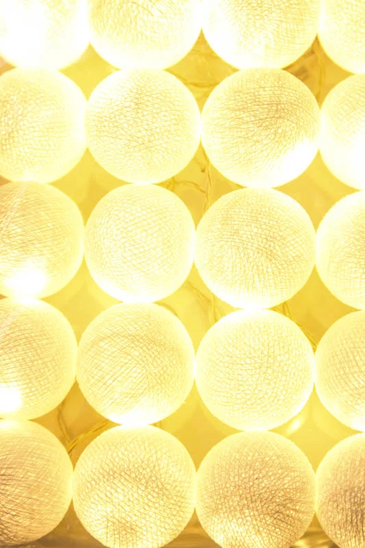 Guirlande lumineuse boules de coton blanches
