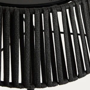 Lampadaire solaire d’extérieur Aldet en corde plate et pied en métal noir Ø 46 cm Kave Home Mauritius