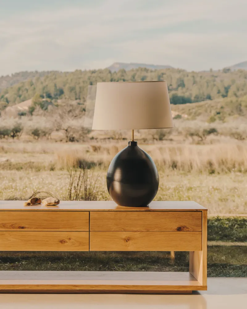 Lampe de table Foixa en métal avec finition noire Kave Home Mauritius Mu