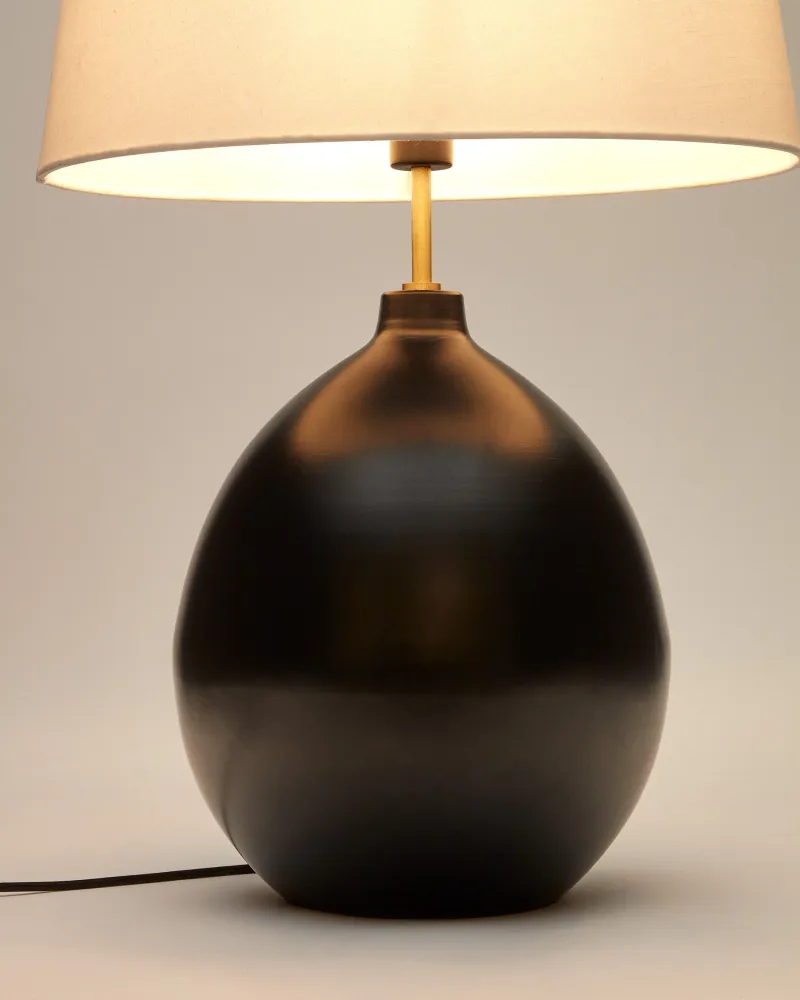 Lampe de table Foixa en métal avec finition noire Kave Home Mauritius Mu