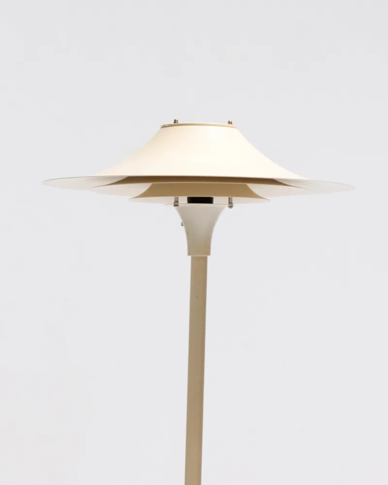 LAMPADAIRE EN MÉTAL BLANC, LYFA, 1970s