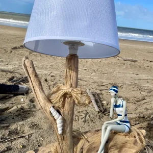 Lampe en bois flotté Baigneuse (Pièce unique)