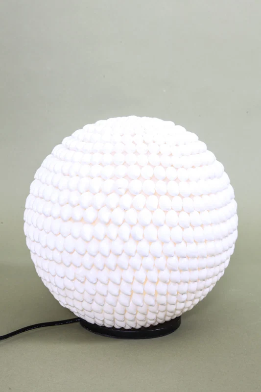 Lampe boule coquillage blanche 25 cm