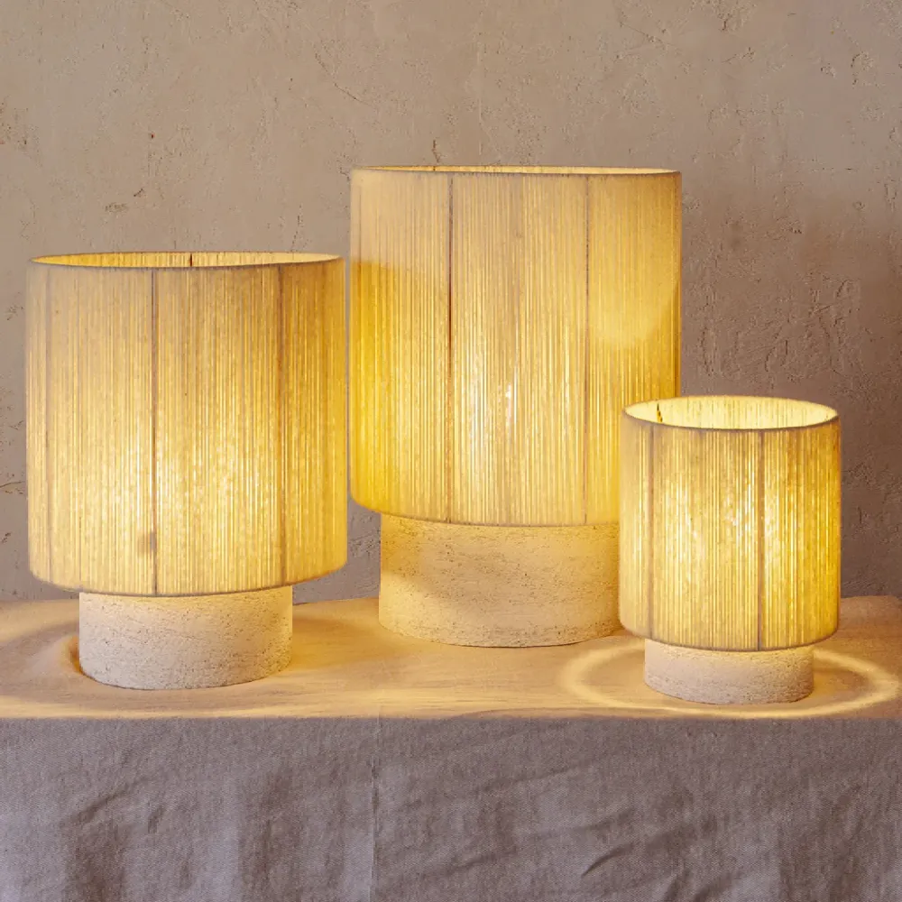 LAMPE KALÉ PIED GRÈS ARGILE BLANCHE / ABAT-JOUR LAINE VIERGE TENDUE TAILLE L - MAISON DE VACANCES X OSH