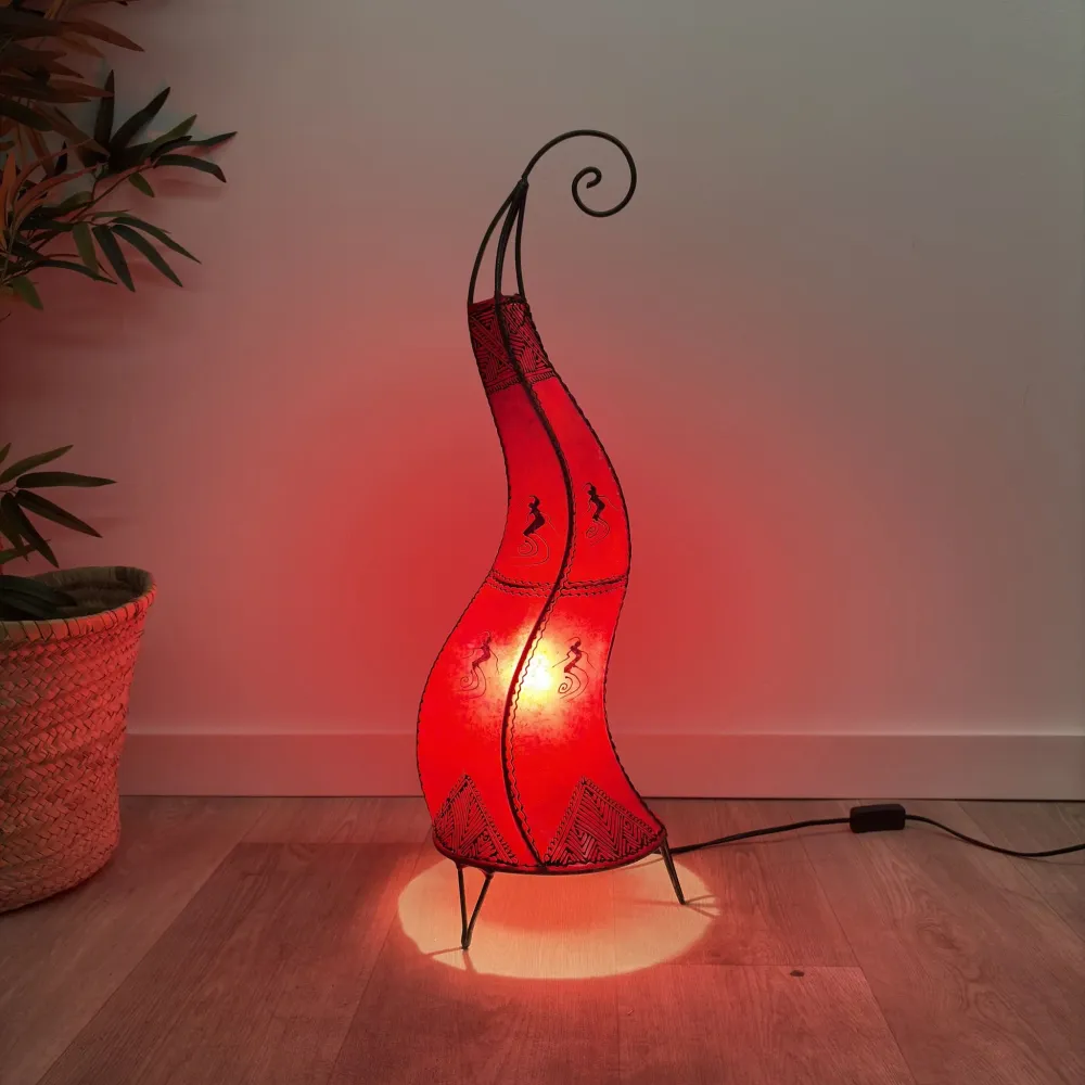 Lampe marocaine en cuir et henné rouge 70cm