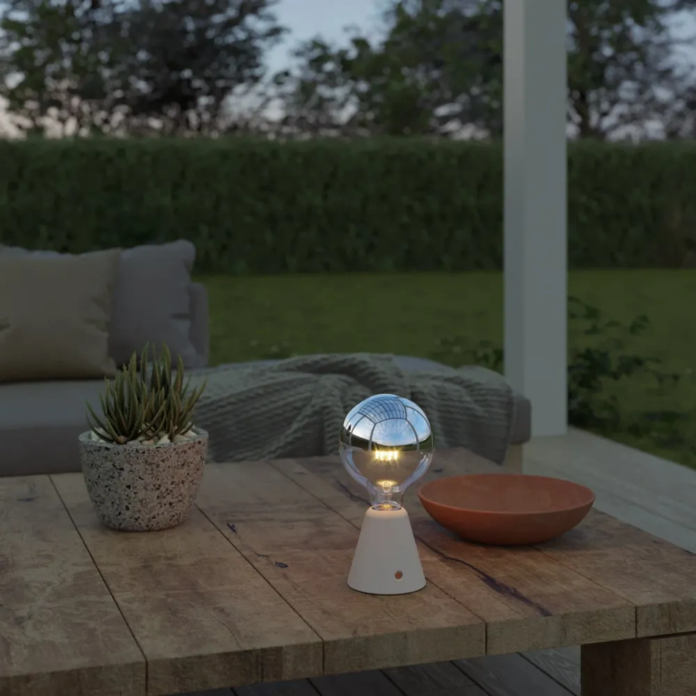 Lampe portable rechargeable Cabless01 avec ampoule globe demi-sphère argent - Blanc