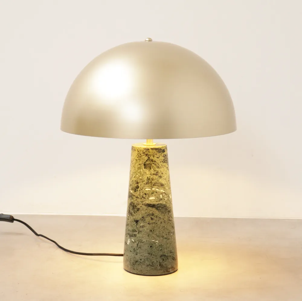 Lampe à poser Merit - Abat-jour Laiton - Base Marbre Vert - Ø40/H55cm