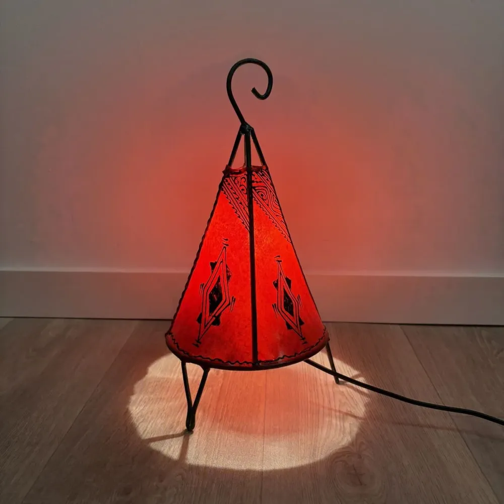 Lampe Pyramide Marrakech Cuir Rouge 35cm