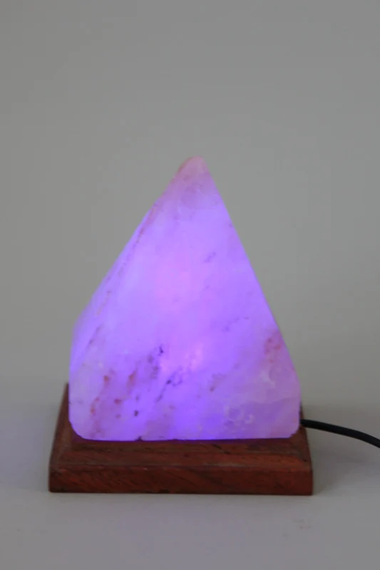 Lampe pyramide en pierre de sel USB