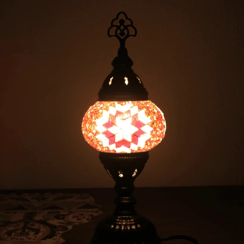 Lampe de table droite turque Nº1 Ahmar