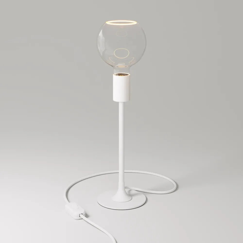 Lampe de table MAG-Y avec base ronde en métal et ampoule Ghost G05 transparente - Blanc mat