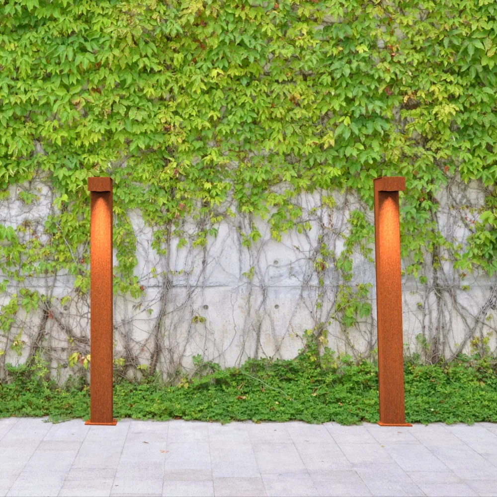 Lampe Trillar en acier Corten 15 x 10 x 110 cm (L x l x H)